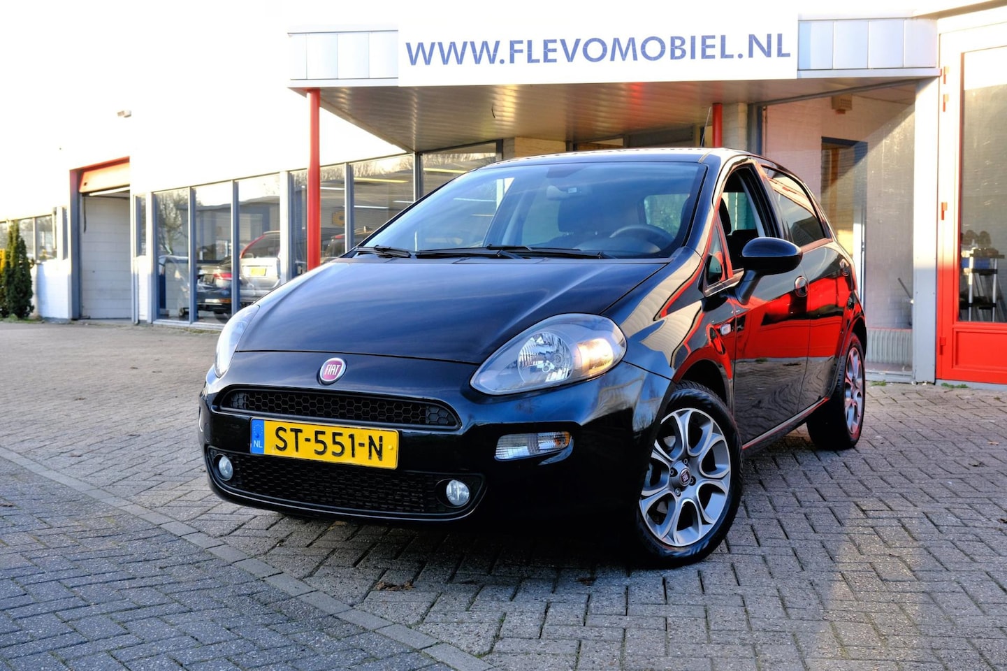 Fiat Punto Evo - 0.9 TwinAir Sempre Navi|Clima|Cruise|LMV - AutoWereld.nl