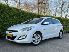 Hyundai i30 Wagon - 1.6 GDI Business Edition | Camera | Navi | Trekhaak | Clima | 16" Velgen | PDC | Cruise |