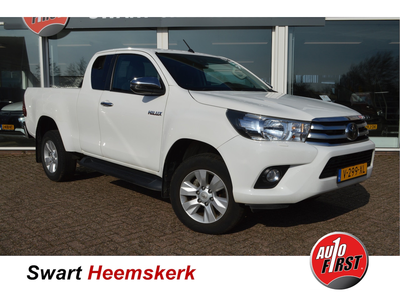 Toyota HiLux - 2.4 D-4D-F Xtra Cab Professional 4x4 | Trekhaak 3500kg | Airco | Cruise | NL auto - AutoWereld.nl