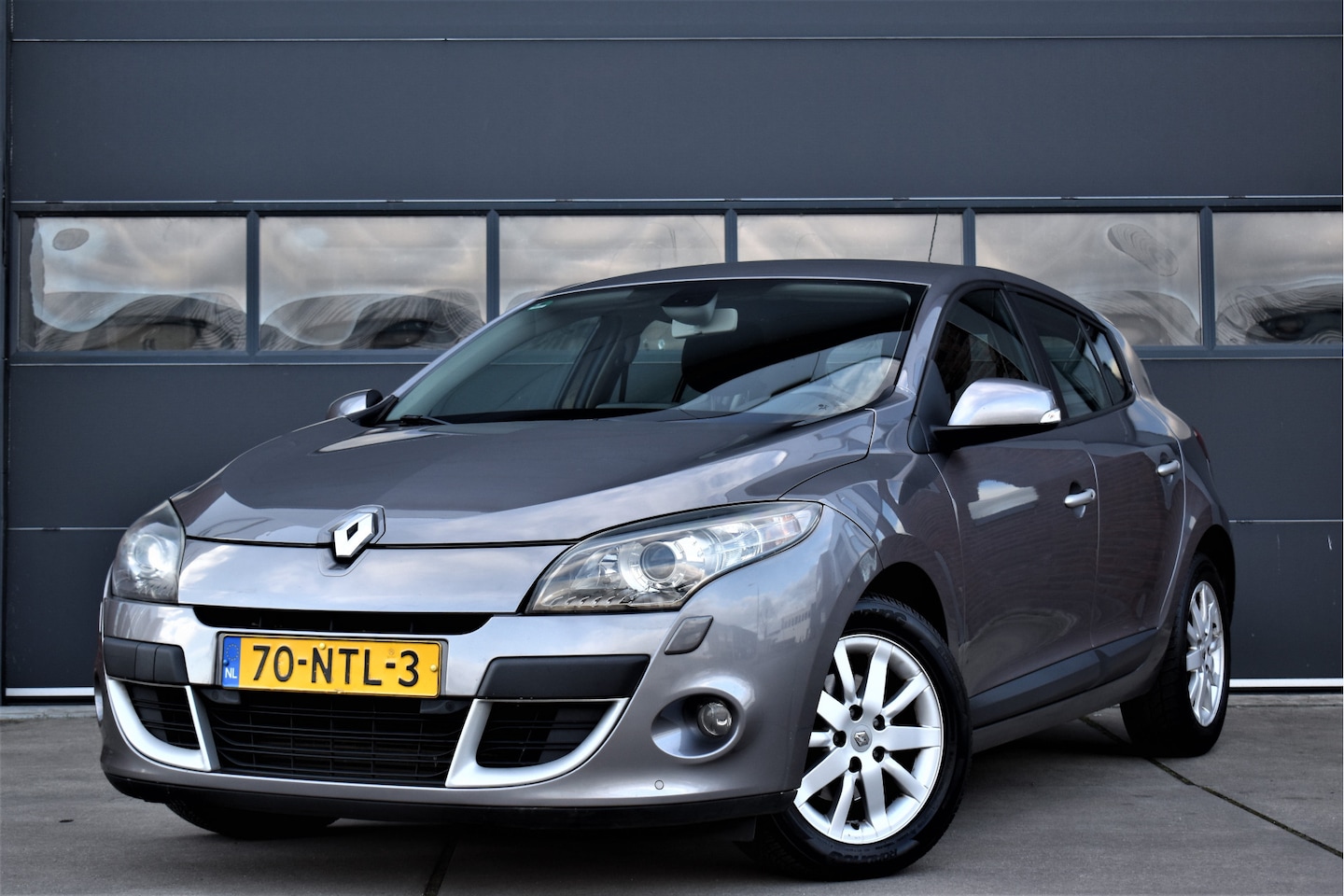 Renault Mégane - 1.4 TCE Celsium Navi - Xenon - Cruise - Pdc - Lmv - NAP - AutoWereld.nl