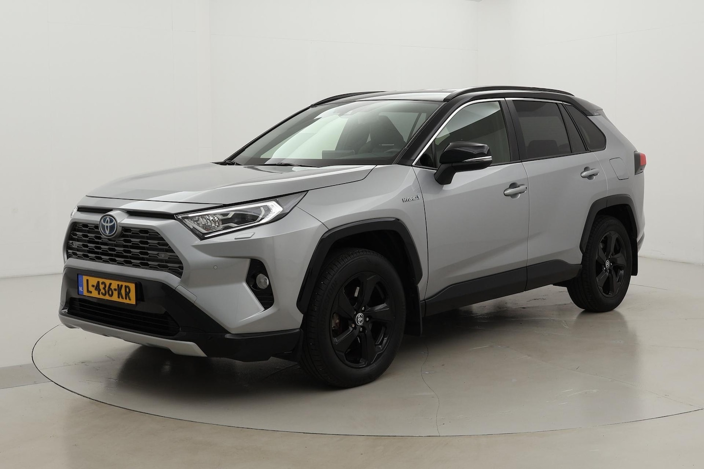 Toyota RAV4 - 2.5 Hybrid AWD Bi-Tone | Trekhaak | Stoel-/stuurverwarming | Verwarmbare voorruit | Keyles - AutoWereld.nl