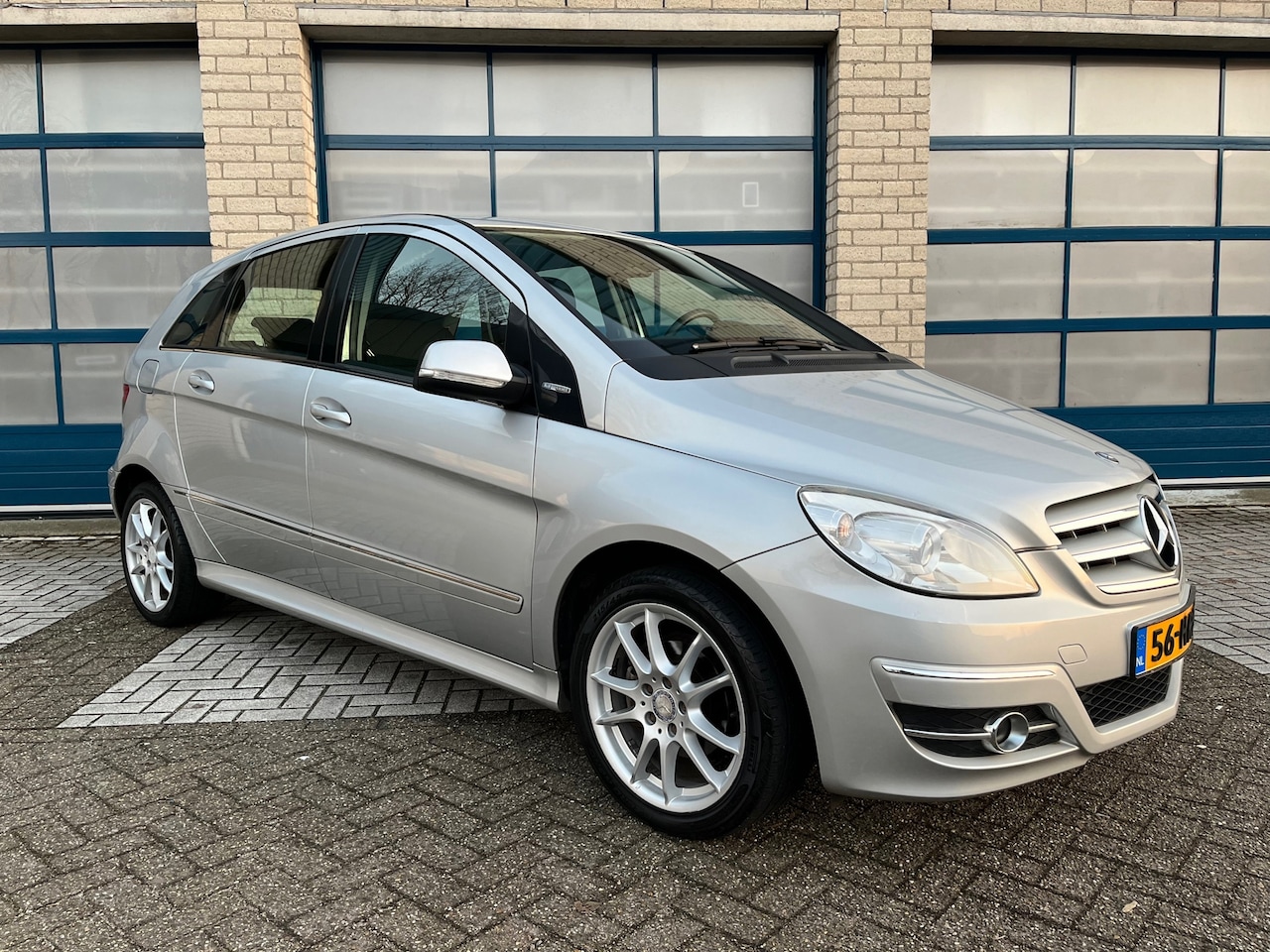 Mercedes-Benz B-klasse - 150 95pk BlueEfficiency 5drs Airco - Lm velgen - Hoge instap - Inklapbare spiegels - Armst - AutoWereld.nl