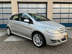 Mercedes-Benz B-klasse - 150 95pk BlueEfficiency 5drs Airco - Lm velgen - Hoge instap - Inklapbare spiegels - Armst