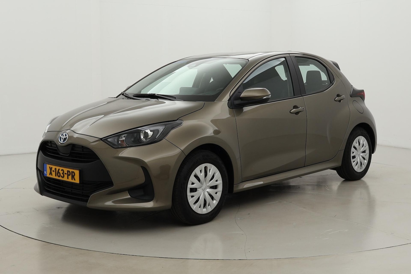 Toyota Yaris - 1.5 Hybrid Active | Trekhaak | Apple Carplay / Android Auto | Clima | Adaptive Cruise Cont - AutoWereld.nl