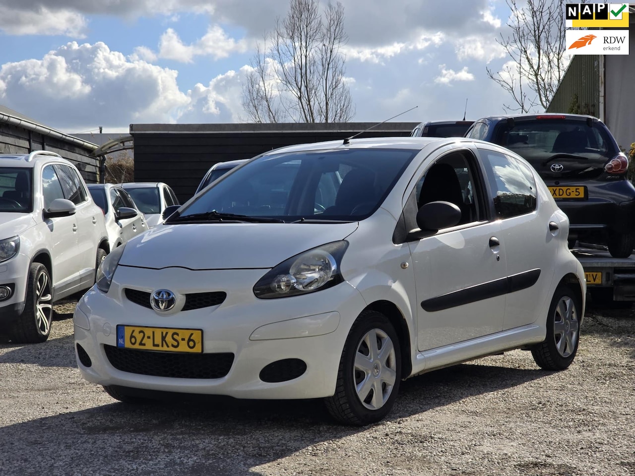 Toyota Aygo - 1.0-12V Airco/5-deurs/Audio - AutoWereld.nl