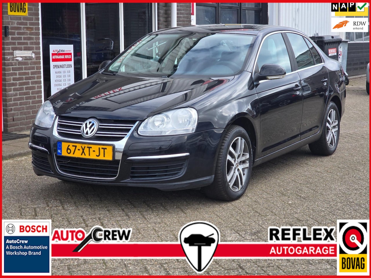 Volkswagen Jetta - 1.6 Comfortline AIRCO|CRUISE - AutoWereld.nl