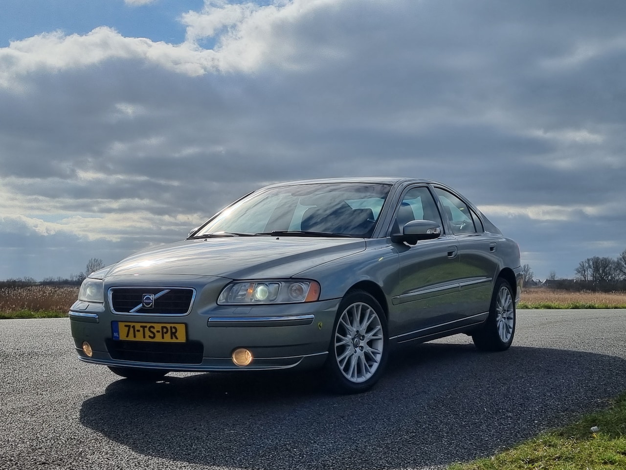 Volvo S60 - 2.5T AWD Summum - AutoWereld.nl