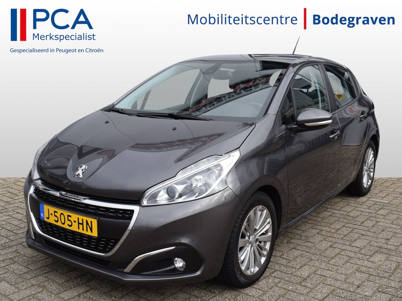 Peugeot 208 - 1.2 PureTech Allure | Camera | Apple Carplay/Android Auto - AutoWereld.nl