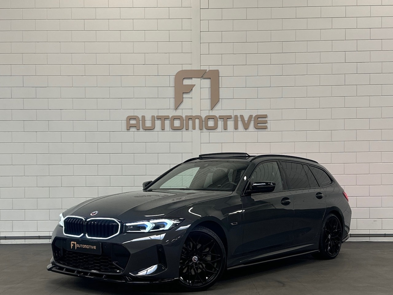 BMW 3-serie Touring - 330e M Sport|Pano|Maxton|HuD|Sfeer|Trekhaak - AutoWereld.nl