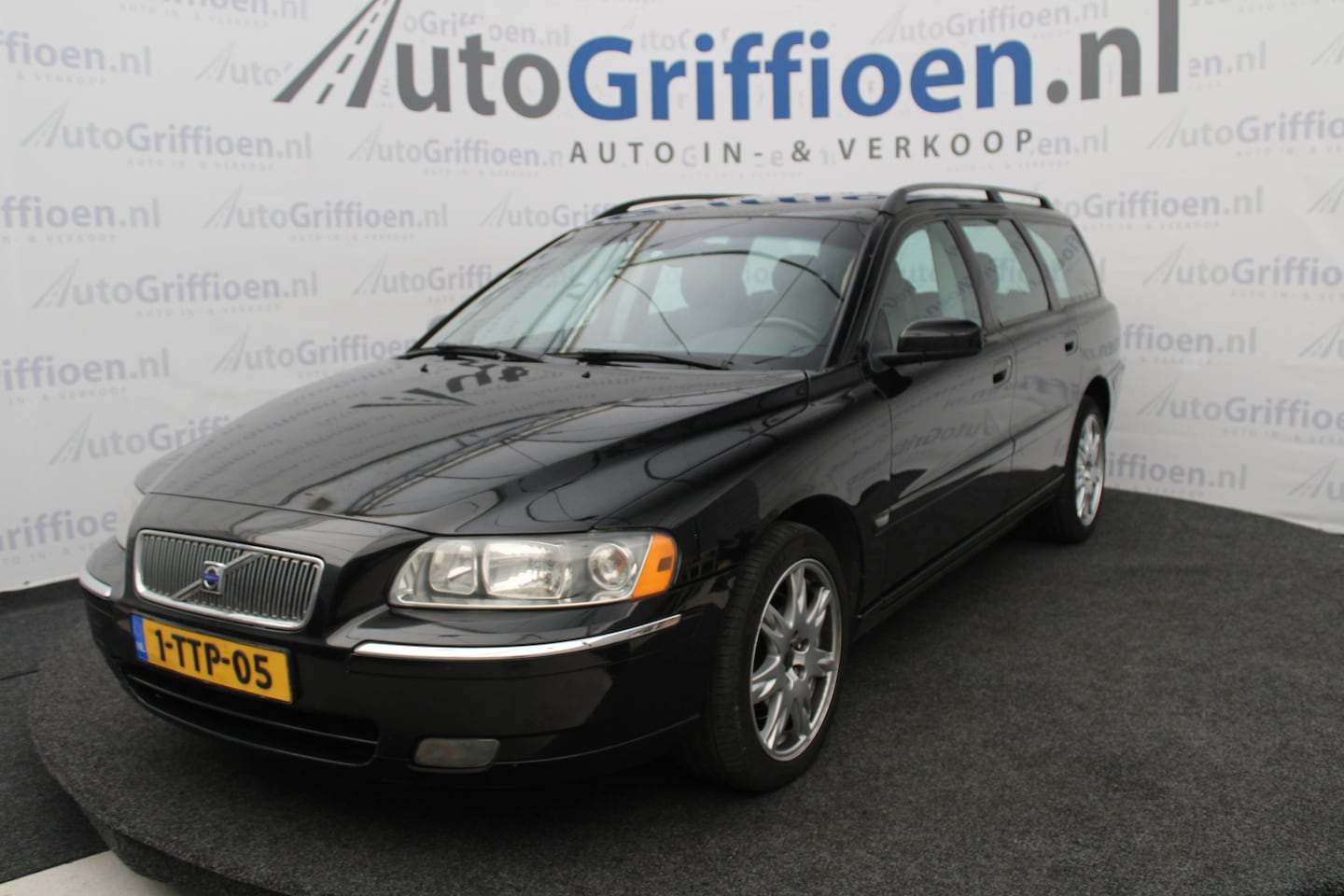 Volvo V70 - 2.4 CNG Bi-Fuel met leer en trekhaak - AutoWereld.nl