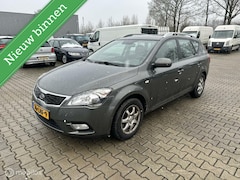 Kia Cee'd Sporty Wagon - 1.4 CVVT X-pect motor storing