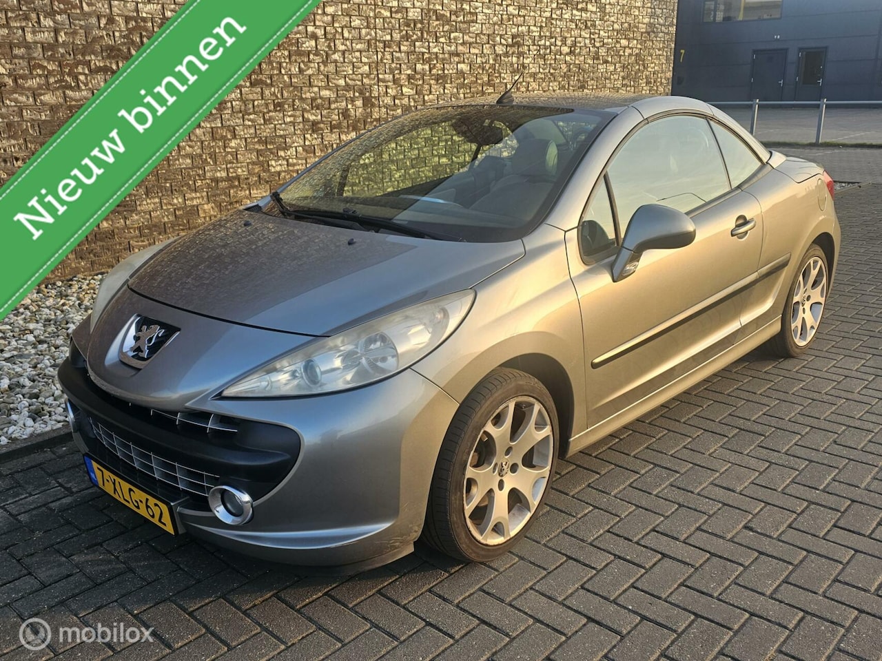 Peugeot 207 CC - 1.6 VTi Première Cabrio, Trekhaak, Airco - AutoWereld.nl