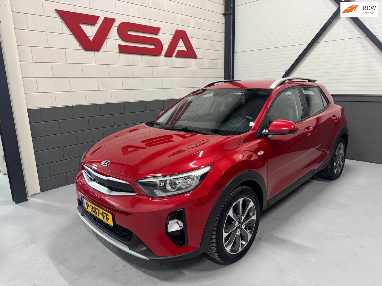 Kia Stonic - 1.0 T-GDi DynamicLine 1.0 T-GDi DynamicLine, Trekhaak, Navi, Cruise,Camera,PDC - AutoWereld.nl