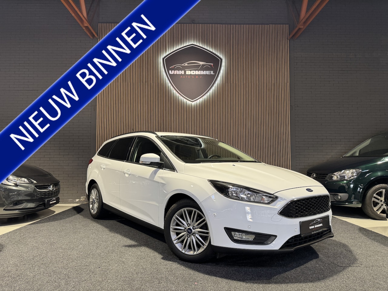 Ford Focus Wagon - 1.0 EcoBoost Titanium Business ClimaC.Navi.Pdc.Led.ElecPakket.LMV!! - AutoWereld.nl