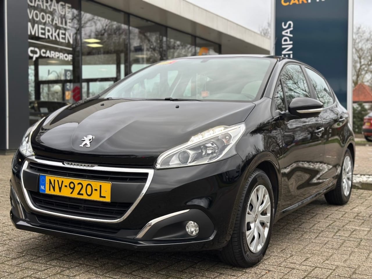 Peugeot 208 - 1.2 5-drs Puretech Blue Lion '' Infotainmentsystem - PDC - Airco - AutoWereld.nl