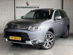 Mitsubishi Outlander - 2.0 PHEV Executive Edition | Trekhaak | 18" LMV | Navi | Camera | All-in rijklaarprijs