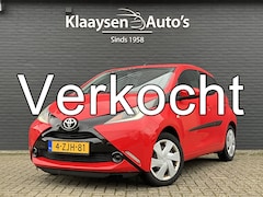 Toyota Aygo - 1.0 VVT-i X-play | dealer onderhouden | airco | camera | bluetooth | all season banden | N