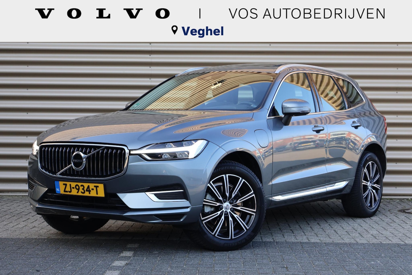 Volvo XC60 - T8 Twin Engine AWD Inscription | Trekhaak | Dealer onderhouden - AutoWereld.nl