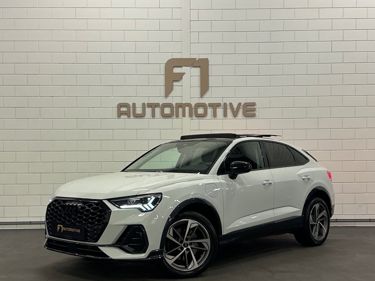 Audi Q3 Sportback - 45 TFSI e S Line|Pano|Keyless|Matrix|Camera - AutoWereld.nl