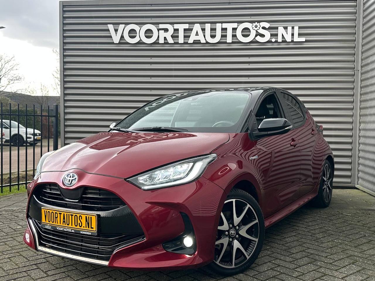 Toyota Yaris - 1.5 Hybrid Launch Edition | Two Tone | Navigatie | Camera | Apple Carplay | Cruise Control - AutoWereld.nl