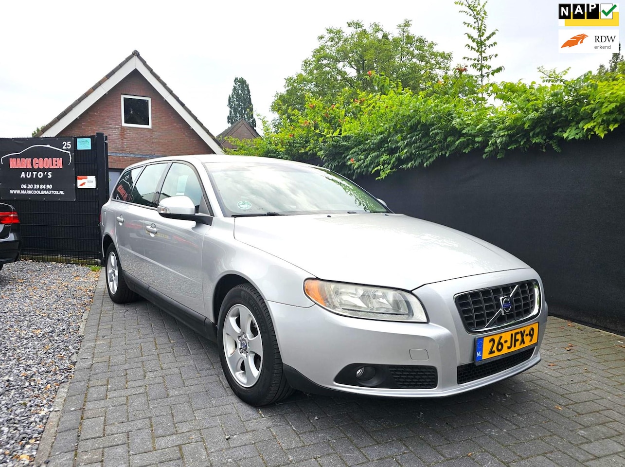 Volvo V70 - 2.0D Navi Clima Cruise Trekhaak Youngtimer - AutoWereld.nl