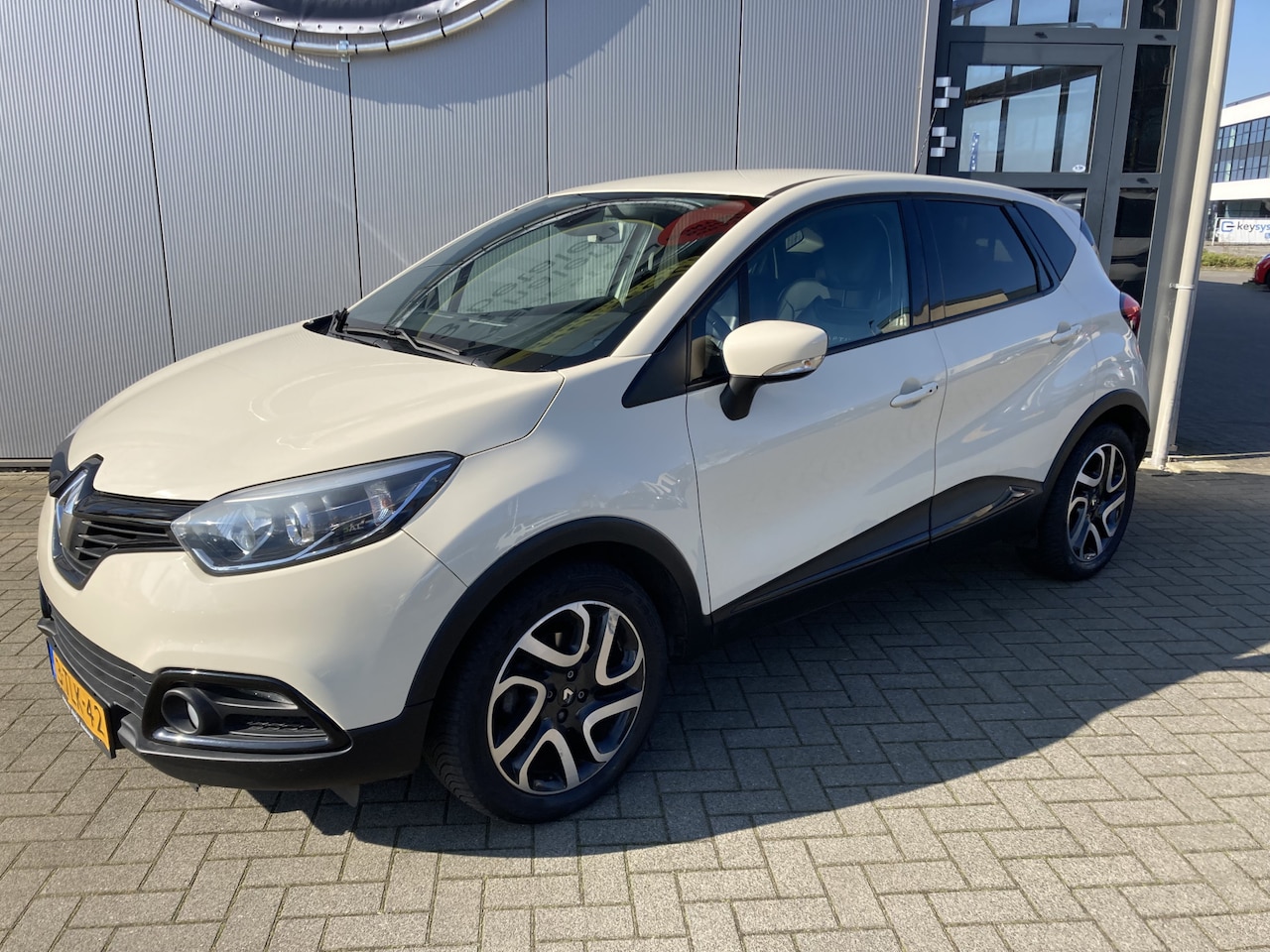 Renault Captur - 1.2 TCe Dynamique Automaat | Trekhaak | Airco | Cruise - AutoWereld.nl