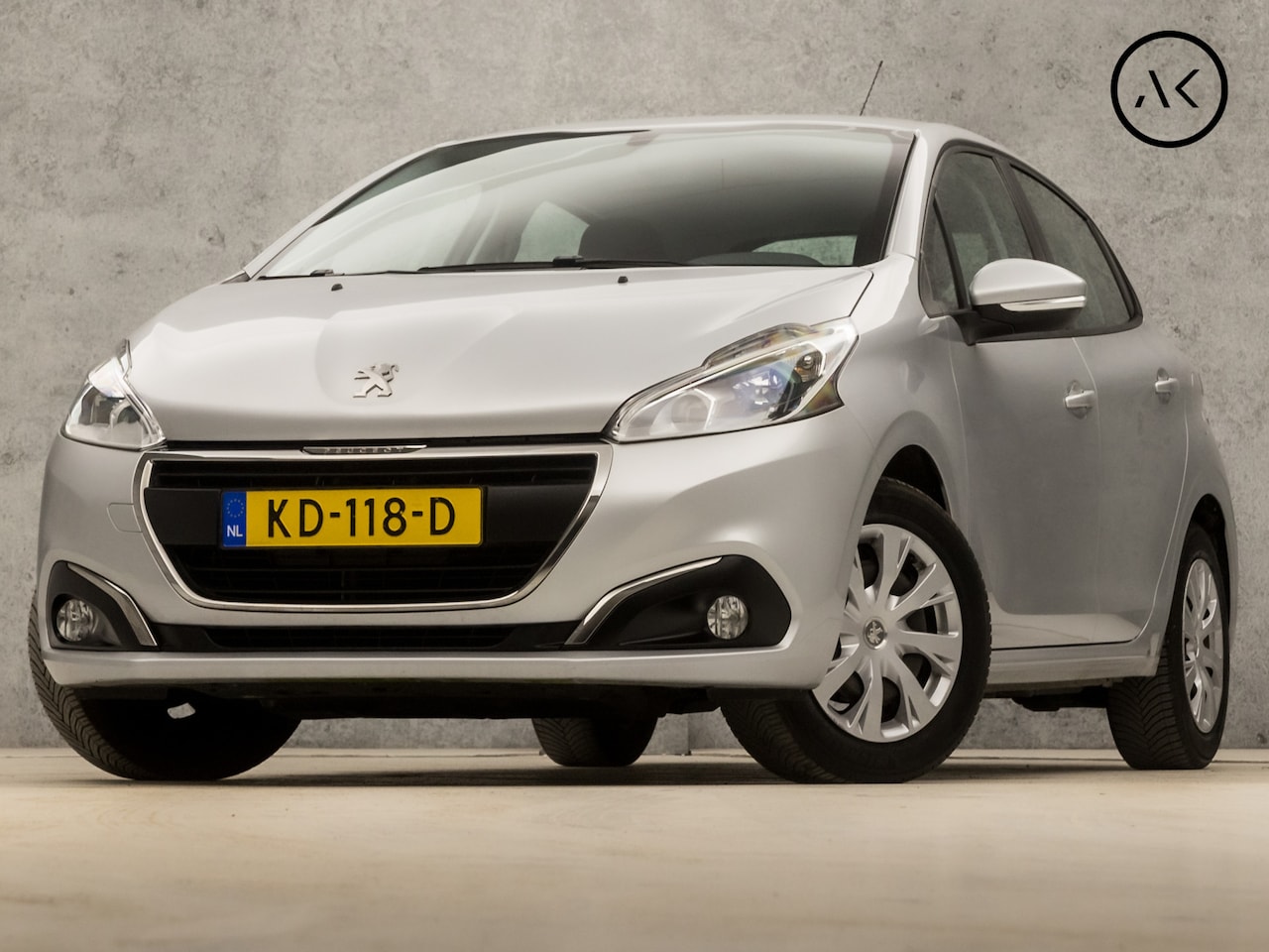 Peugeot 208 - 1.2 PureTech Sport (NAVIGATIE, LOGISCH NAP, CRUISE, BLUETOOTH, SPORTSTOELEN, ARMSTEUN, PAR - AutoWereld.nl