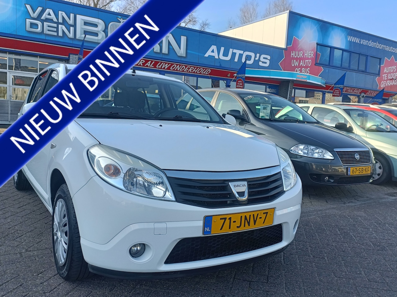 Dacia Sandero - 1.2 Lauréate Airco Trekhaak Nw APK - AutoWereld.nl