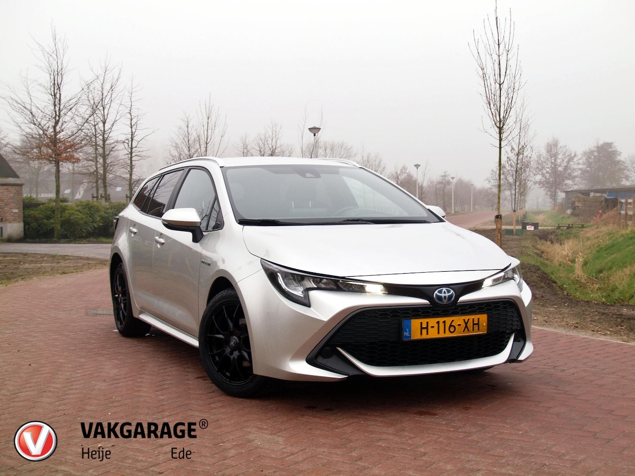 Toyota Corolla Touring Sports - 1.8 Hybrid Business | Camera | Apple Carplay | Cruise Control | Dealeronderhouden | - AutoWereld.nl