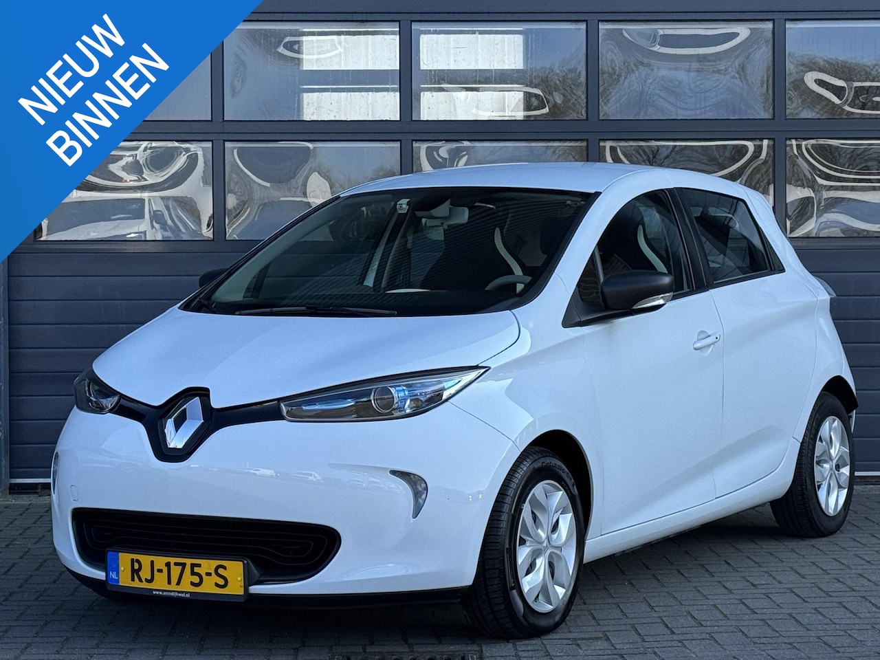 Renault Zoe - R90 LIFE 41 kWh I KOOPACCU I AUTOMAAT I CRUISE CONTROL I NAVIGATIE I KEYLESS ENTRY - AutoWereld.nl