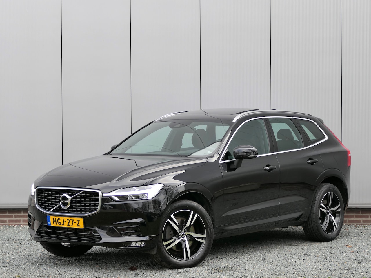 Volvo XC60 - T5 AWD R-Design 12 MND garantie / Schuifdak / Trekhaak / Achteruitrij camera - AutoWereld.nl