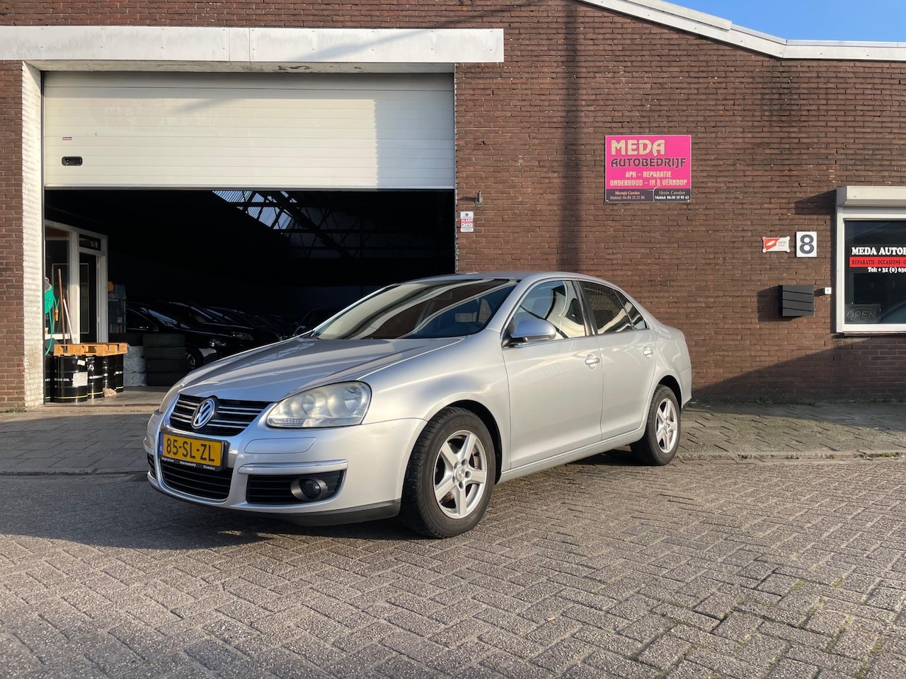 Volkswagen Jetta - 1.6 FSI Comfortline | Airco | Elektrische Ramen | Cruisecontrol - AutoWereld.nl