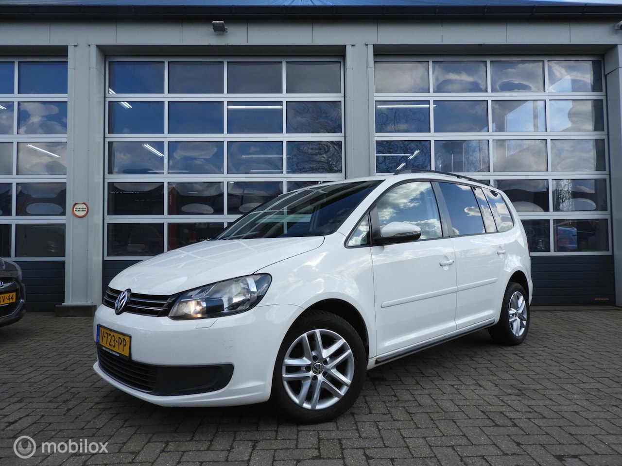 Volkswagen Touran - 1.6 TDI Grijs Kenteken , MARGE - AutoWereld.nl