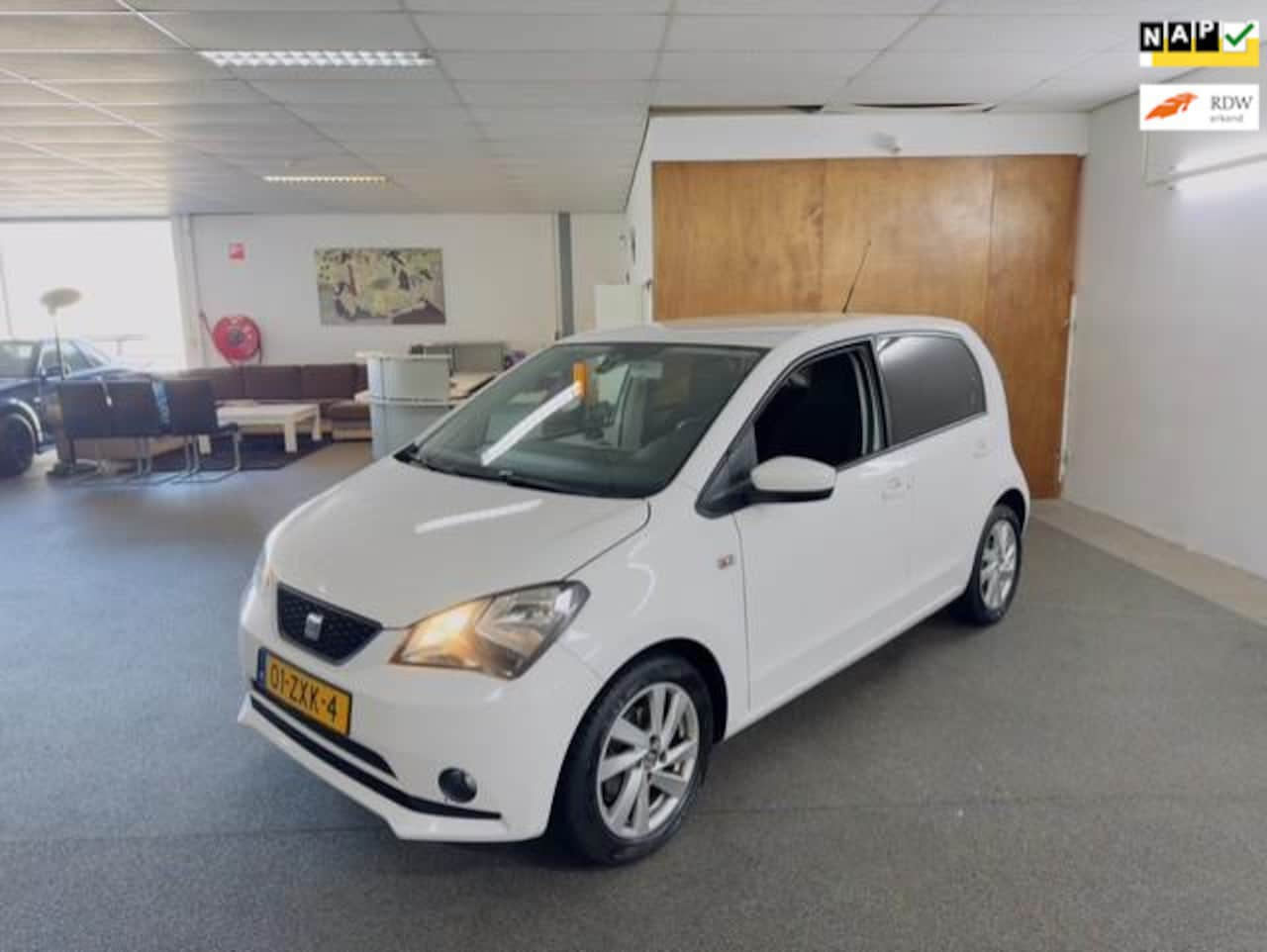 Seat Mii - 1.0 Style Sport Apk Nieuw,Airco,E-Ramen,Lm velgen,N.A.P,Start&Stop,2 sleutels + Boekjes!! - AutoWereld.nl