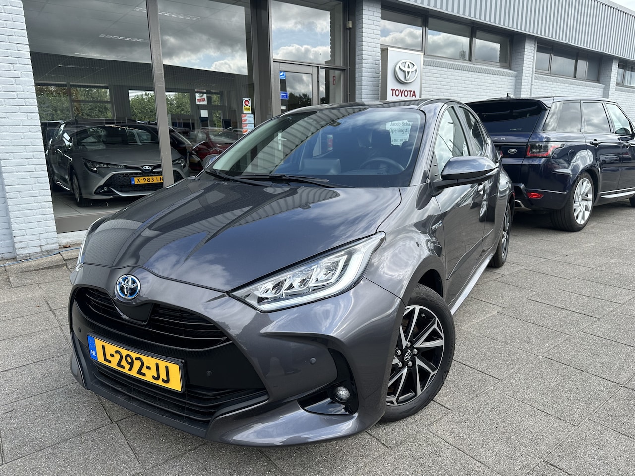 Toyota Yaris - 1.5 Hybrid Dynamic Automaat 116pk | Apple Carplay/Android Auto | 16'' Lichtmetalen velgen - AutoWereld.nl