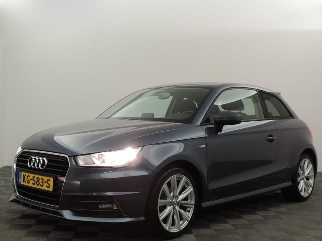 Audi A1 - 1.0 TFSI 96pk S-Line (navi,LED,pdc,cruise,17 inch) - AutoWereld.nl