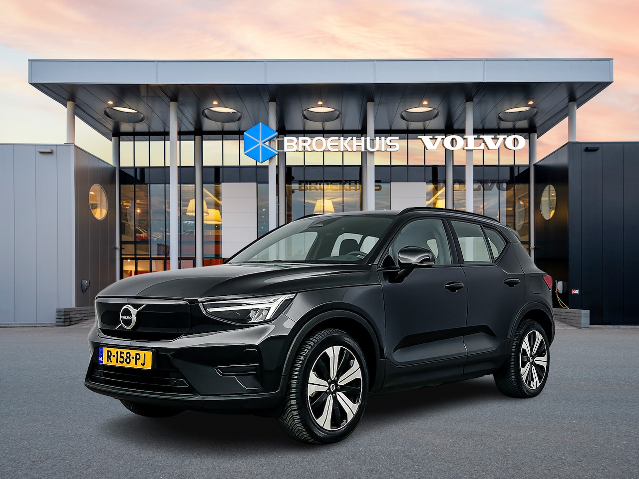 Volvo XC40 - Recharge Core 70 kWh | Stoel/stuurverwarming | Warmtepomp | 19" Allseason | Parkeercamera - AutoWereld.nl