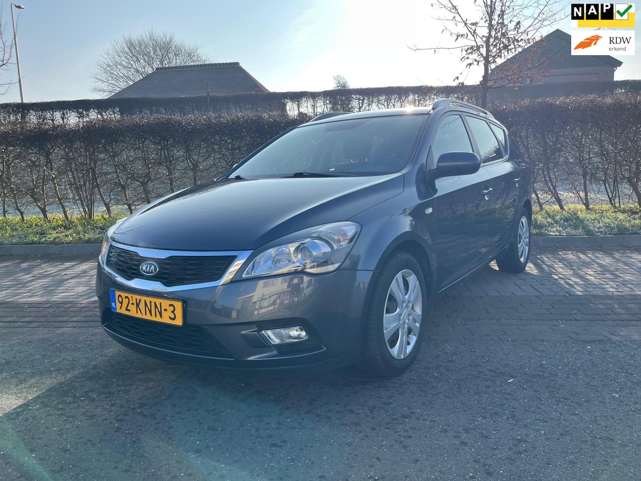 Kia Cee'd Sporty Wagon - 1.6 CVVT X-ecutive 1.6 CVVT X-ecutive, Automaat, 1 eigenaar - AutoWereld.nl