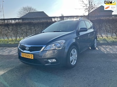 Kia Cee'd Sporty Wagon - 1.6 CVVT X-ecutive, Automaat, 1 eigenaar