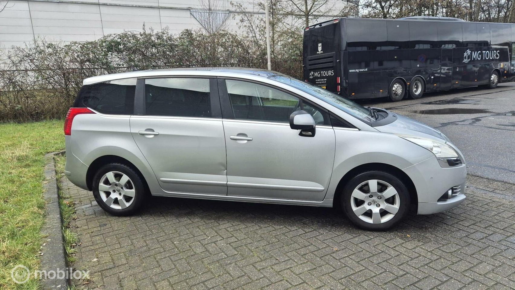 Peugeot 5008 - 1.6 THP Family 7p. EXPORT - AutoWereld.nl