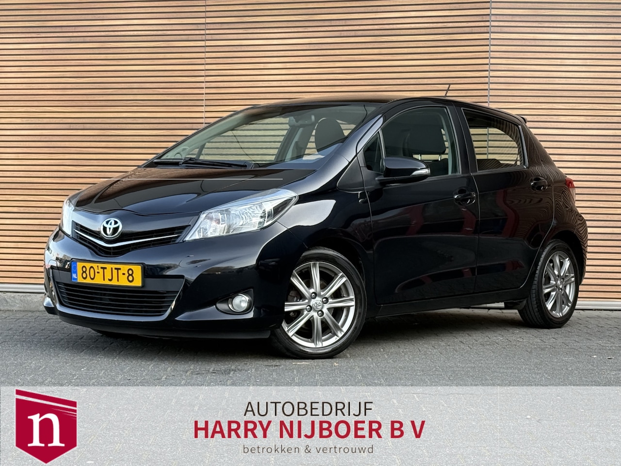 Toyota Yaris - 1.3 VVT-i Dynamic Panodak / Navi / Lm Velgen / Cruise - AutoWereld.nl