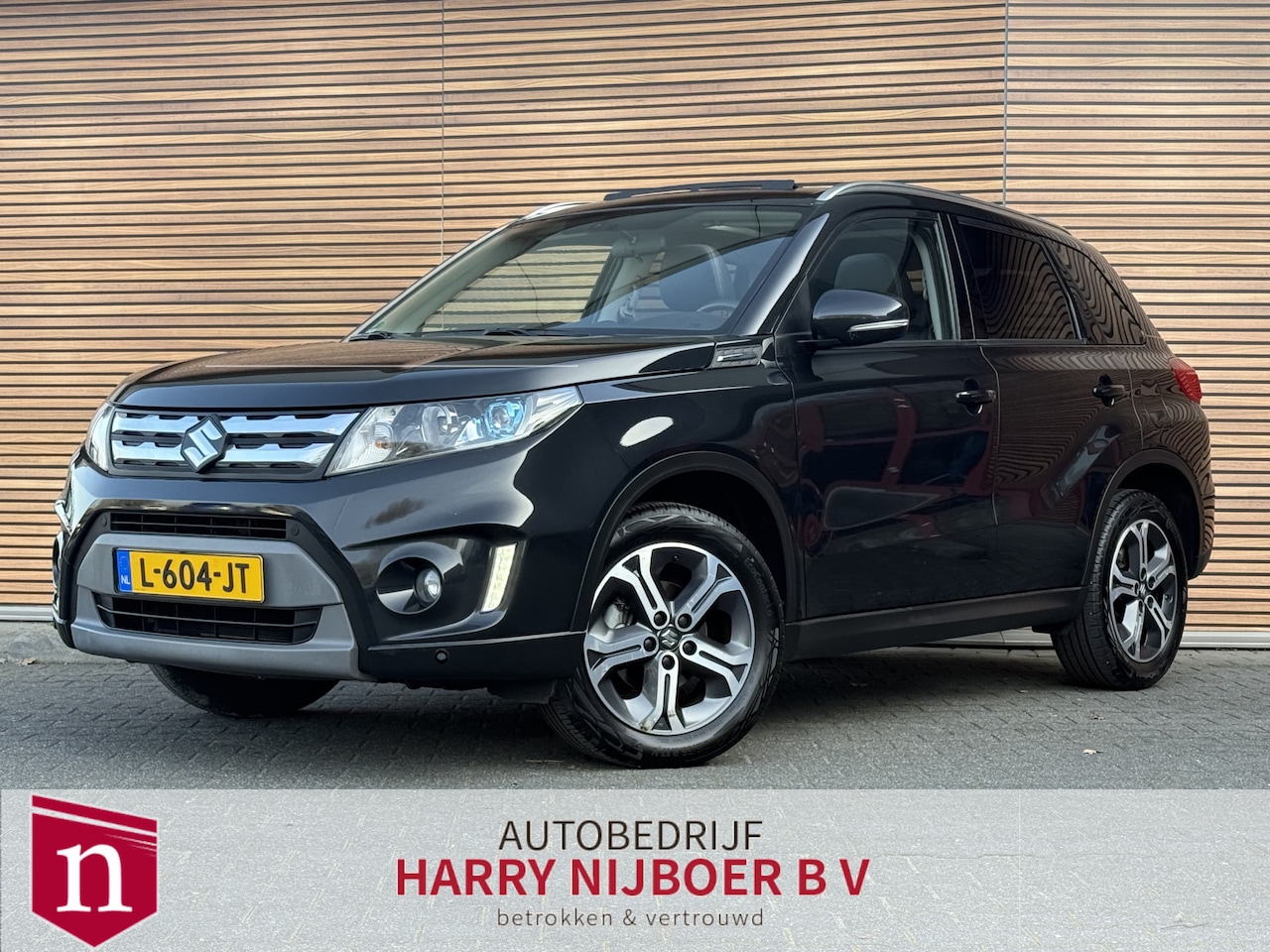 Suzuki Vitara - 1.6 High Executive Schuifdak / Trekhaak / Navi / Clima / Lm Velgen - AutoWereld.nl