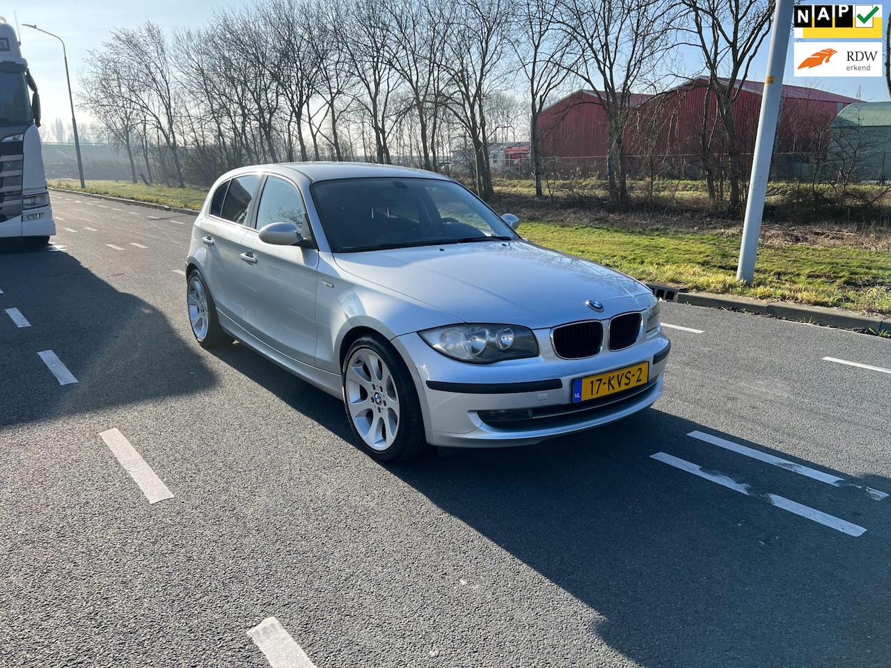 BMW 1-serie - 116i 116i - AutoWereld.nl