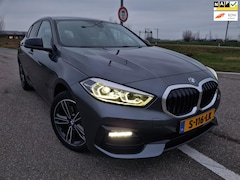 BMW 1-serie - 118i High Executive/AUT8/HUD/DEALER ONDH/CAR PLAY