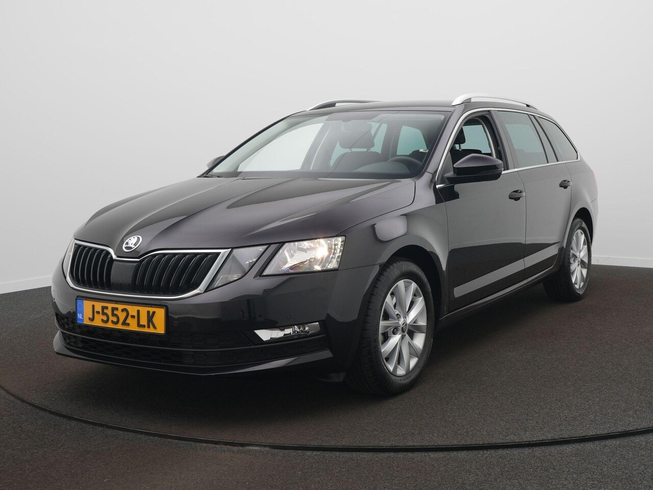 Skoda Octavia Combi - 1.0 TSI Greentech Business Edition / Cruise / Navi / CarPlay / Clima - AutoWereld.nl