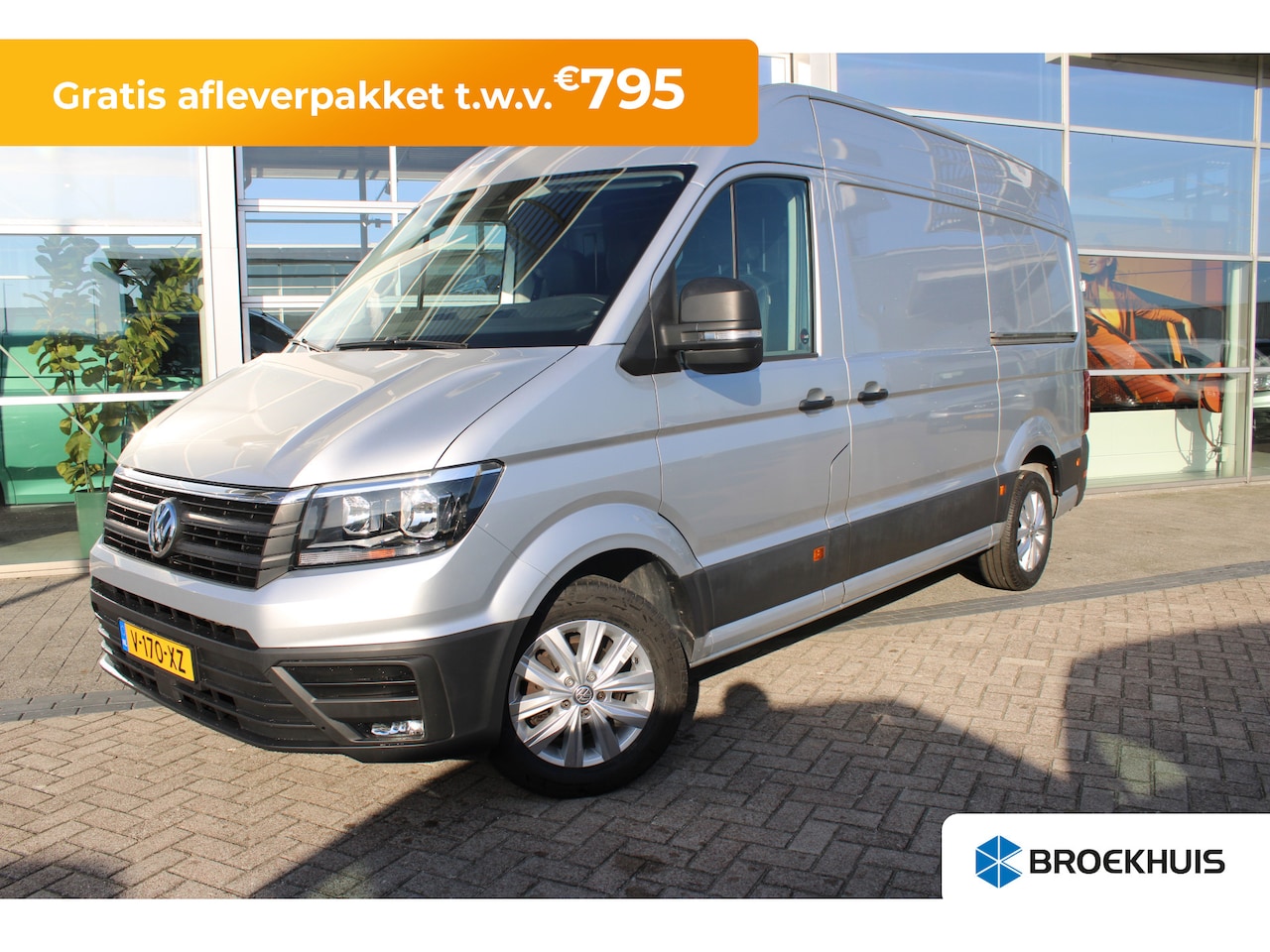 Volkswagen Crafter - Highline | L3 |140 PK | Automaat | Cruise Control | Navi | Camera | Trekhaak - AutoWereld.nl