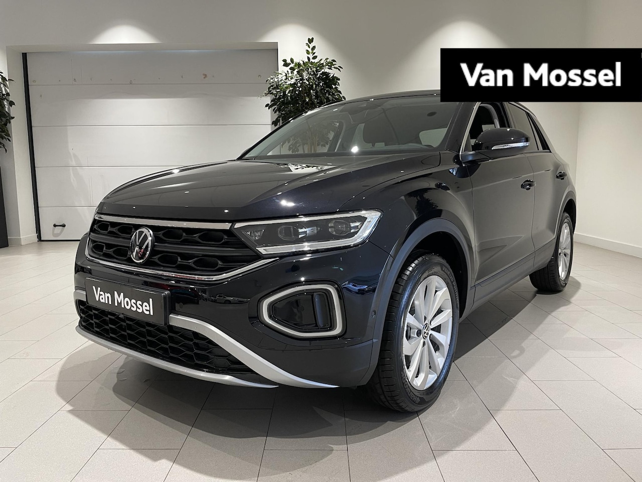 Volkswagen T-Roc - 1.5 TSI Life Edition 150 PK DSG | Automaat | Apple Carplay | Achteruitrijcamera | Parkeers - AutoWereld.nl