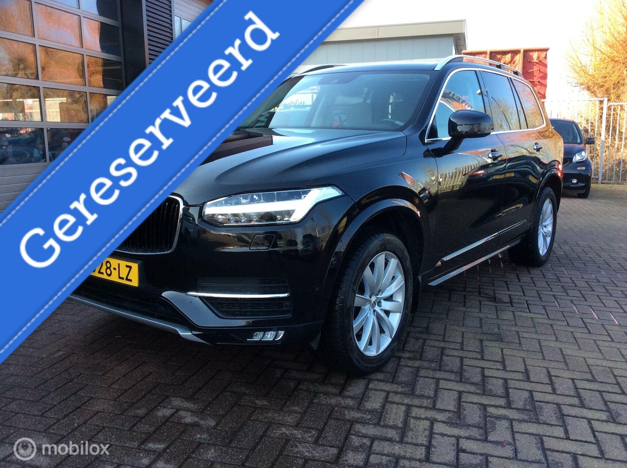 Volvo XC90 - 2.0 D4 Momentum Nav 7 Zits Leder 19"lm vlg Ondh aanw - AutoWereld.nl