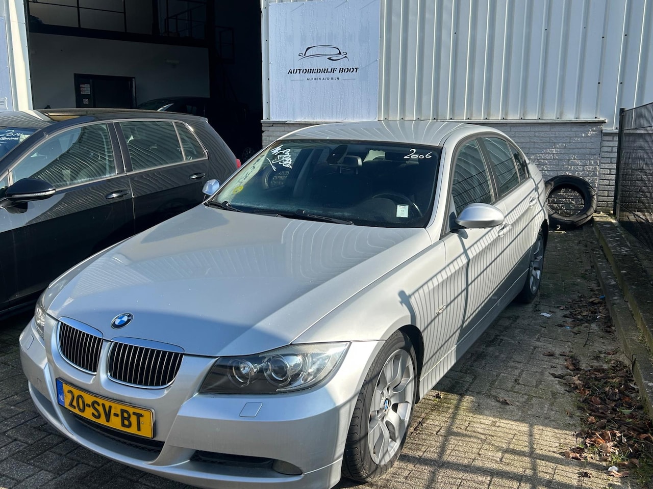 BMW 3-serie - 320i High Executive! 255.000km! Bj 2006! - AutoWereld.nl