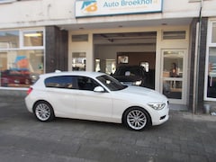 BMW 1-serie - 118i Business+ NAVI PDC 17 INCH SPORTUITV